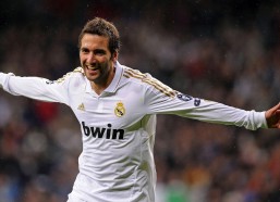 中国竞猜官网_拜仁总监弗罗因德盛赞戈雷茨卡，不可或缺的核心，满意现有阵容