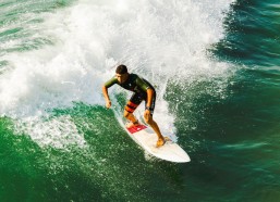 【中国体育竞彩网首页】独家专访解说wAwa，韩援潮退，LPL本土力量觉醒引领2025赛季辉煌爆发