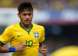 中国体育竞猜平台-新势力挑战旧王，2021中国金球奖前三揭晓，郭田雨、张玉宁正面对决武磊