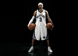 中国体育竞彩网首页_中超激战，米内罗首开纪录，路易斯补时绝杀，申花2-1险胜亚泰