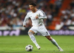 【中国竞猜官网】广州队战平对手保级现曙光，下月德比战役定生死