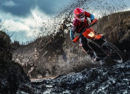 中国体彩网|告别绿茵，回归港湾，前国脚汪强的转身与足球的下一章