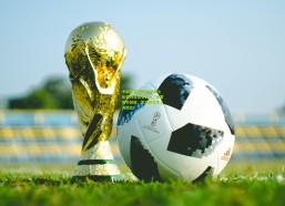 中国竞猜官网|中超第七轮裁判安排引关注，张雷意外缺席，李海新执掌上海德比