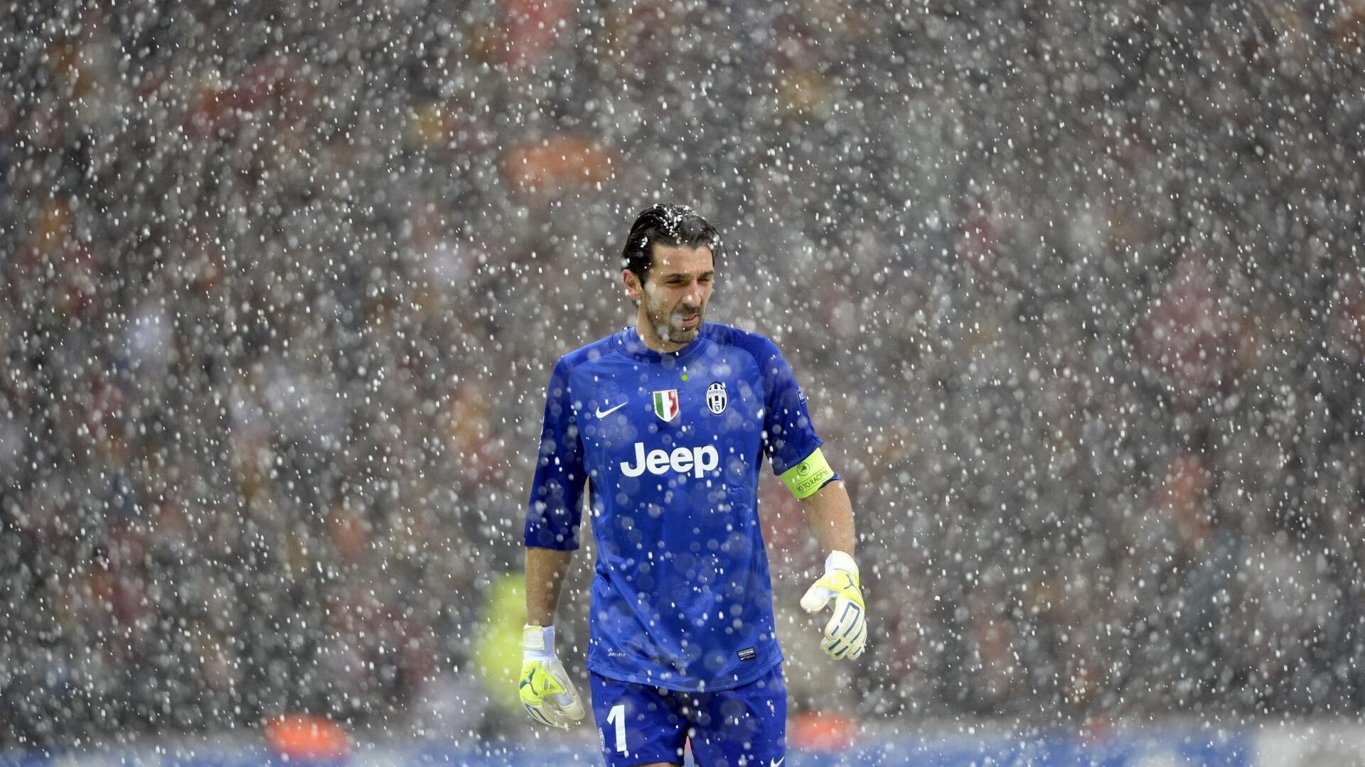 广州队战平对手保级现曙光，下月德比战役定生死